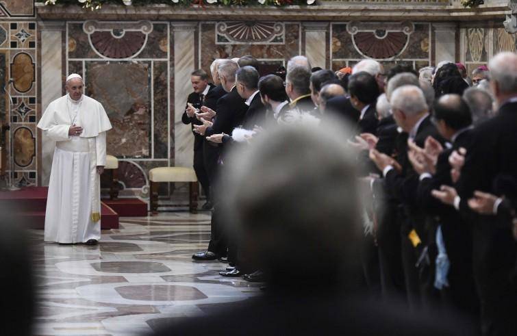 Il Papa: "accogliere, è lo spirito dell'Europa" 