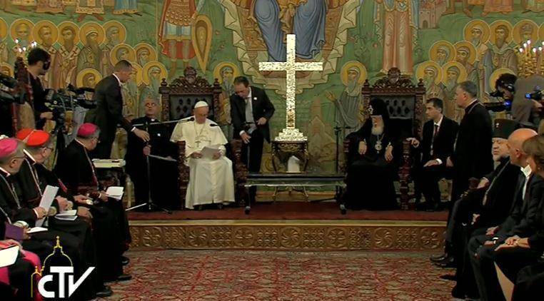 Il Papa al Patriarca Ilio: vincere i nemici con la pace e il perdono