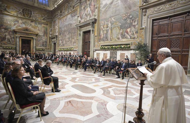 Papa Francesco ai leader Ue: discernere strade di speranza