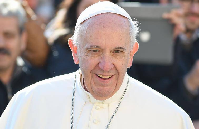 Papa Francesco: pellegrino a Fatima per affidare alla Vergine le sorti dell'umanità