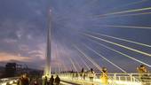 A passeggio sul Ponte di Calatrava