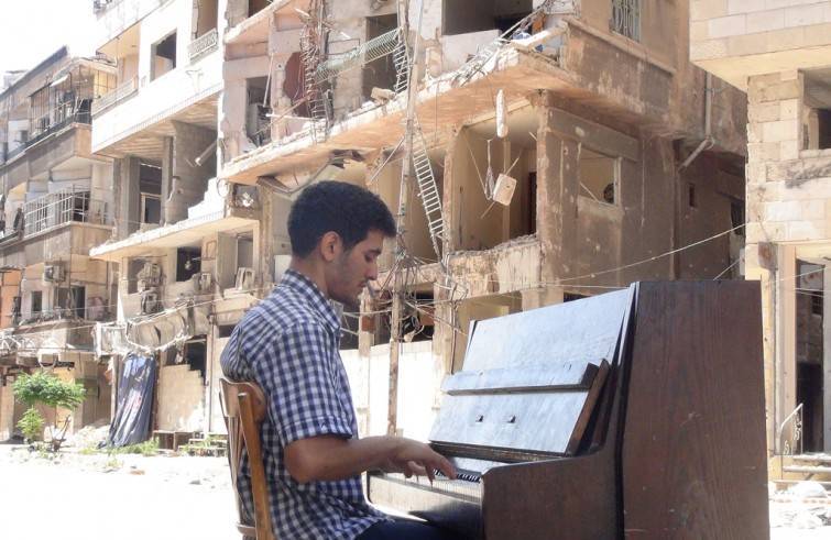 Aeham Ahmad, il pianista di Yarmouk. La musica per sconfiggere la guerra in Siria