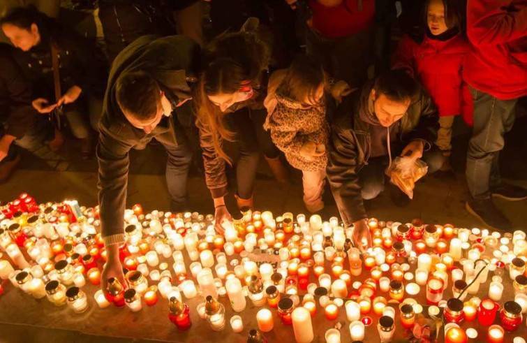 Cristiani, ebrei e musulmani in preghiera nella Cattedrale di Bruxelles