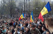 Moldavi in piazza contro la corruzione. Il rischio è il caos