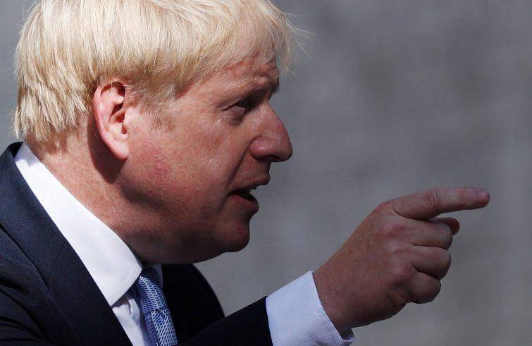 Regno Unito più vicino al “no deal”. Johnson blinda il Parlamento, Londra si allontana dall’Europa