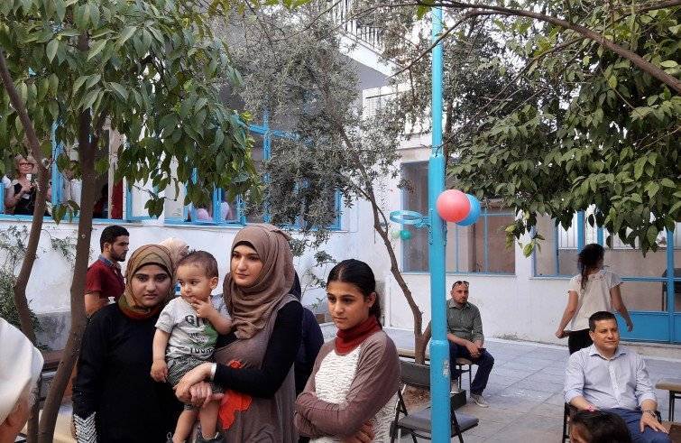 Una famiglia senese in missione tra i profughi in Grecia: “C’è vita insieme”