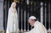 Affidiamo alla Vergine il futuro dell'umanità e chiediamo il dono della Pace