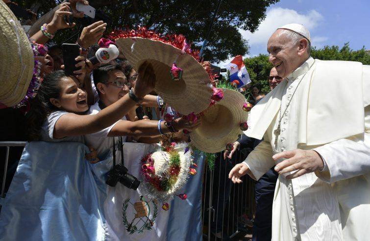 Il Papa ai giovani della Gmg di Panama: “Siete veri maestri e artigiani della cultura dell’incontro”
