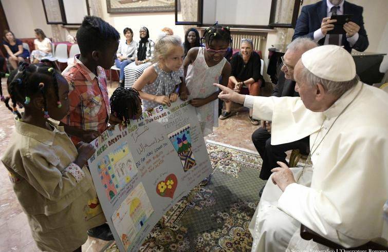 Il Papa: "costruire civiltà inclusive e solidali"
