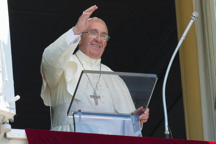 "Il Signore si china sugli umili, per alzarli", l'Angelus integrale di papa Francesco di oggi