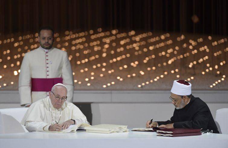 Il testo integrale della Dichiarazione congiunta tra il Papa e il Grande Imam