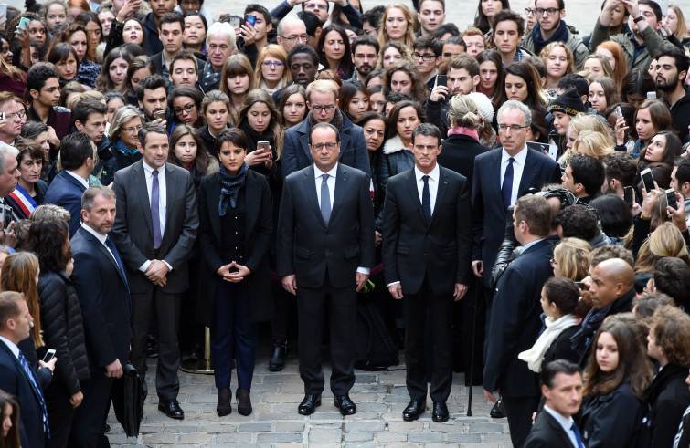 La Francia dichiara guerra al califfato del terrore