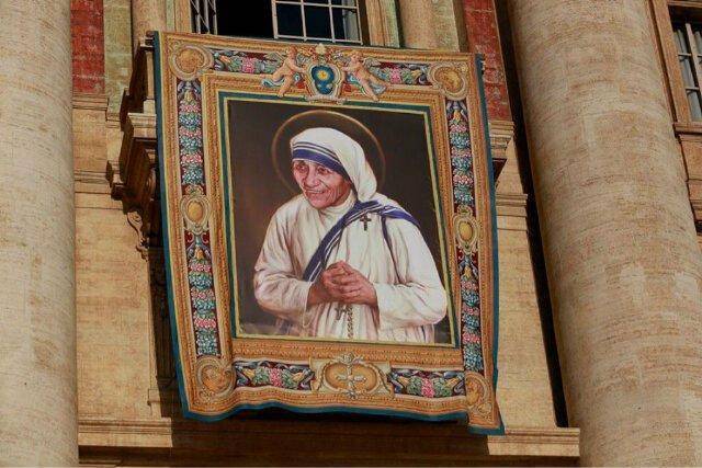 Madre Teresa è Santa. "Dispensatrice di misericordia"