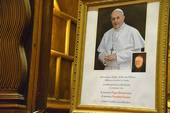 Mons. Nosiglia: il Papa viene per incontrare tutti i cuori