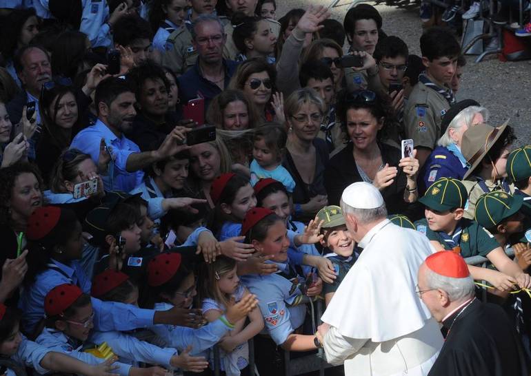 Papa Francesco a parrocchia di Ostia: non essere ipocriti