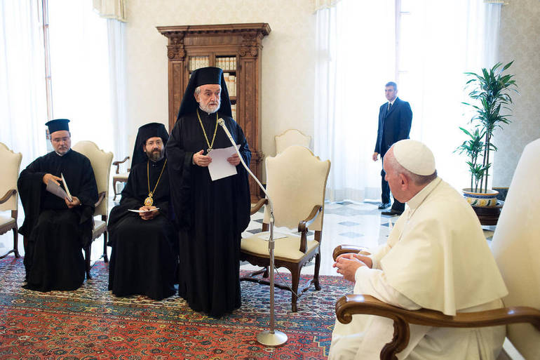 Papa Francesco al Patriarcato ecumenico: "non smetto di pregare per l'unità"
