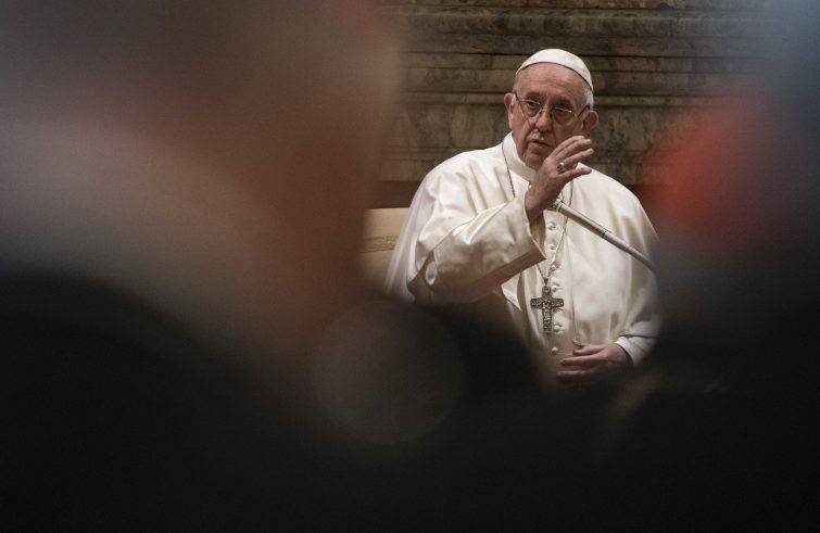 Papa Francesco alla Curia romana: abusi e infedeltà nella Chiesa sono “reati di peculato”