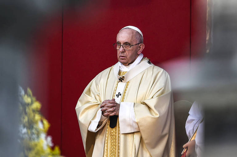 Papa Francesco: "devo meditare sulle conclusioni del Sinodo"