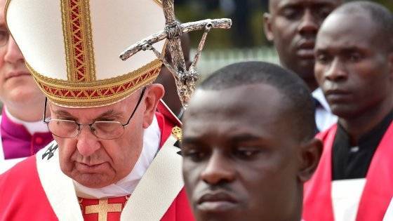 Papa Francesco: "i martiri testimoni di fede ed ecumenismo nel sangue"