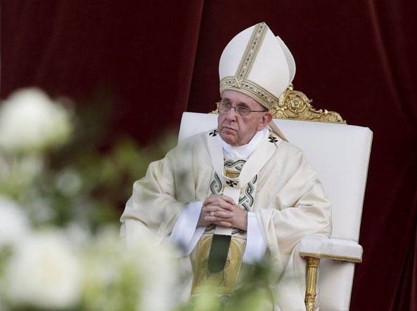 Papa Francesco: il Corpus Domini ci chiama a spezzarci per gli altri