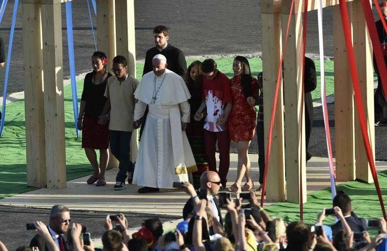 Papa Francesco: largo ai giovani per “responsabilità importanti” nella Chiesa
