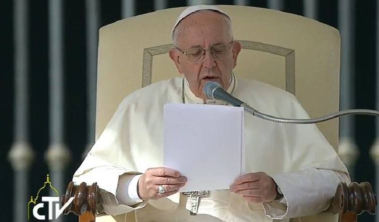 Papa Francesco: tutto nel triduo pasquale parla di misericordia