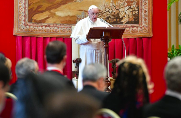Papa Francesco: “Vaccini per tutti”