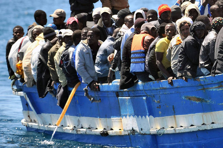 Tragedia migranti, Francesco: la comunità internazionale agisca