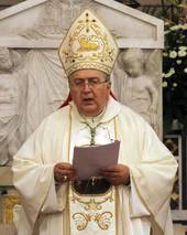 Mons. Morosini: “non lasciatevi tentare dal confronto con il lusso degli altri. L’oggetto della festa dev’essere Gesù”