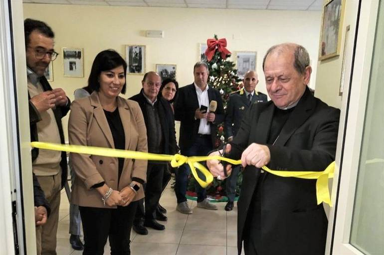 Mons. Oliva ha inaugurato Centro medico nato con l'8xMille