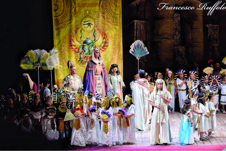 Amore e guerra nell'Aida portata in scena al Rendano