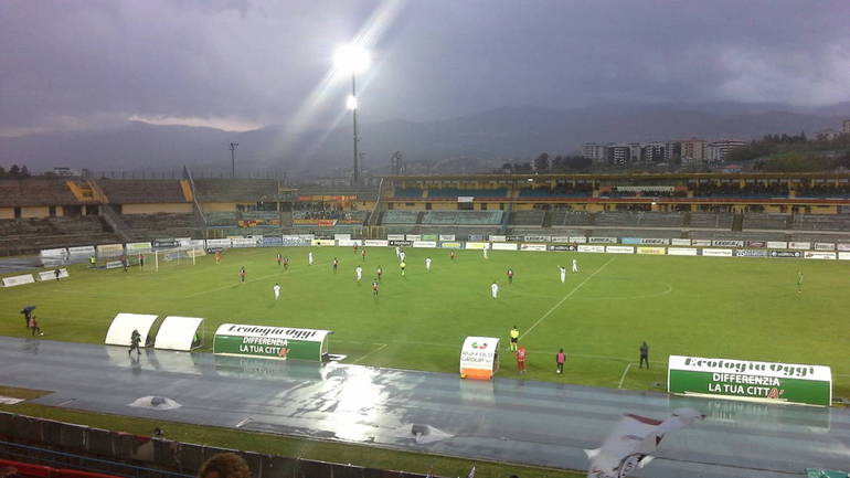 Cosenza - Lecce finisce 0-0