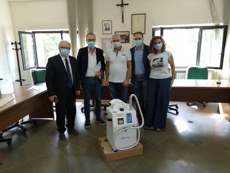 Casali del Manco dona un sanificatore all'Ospedale di Cosenza