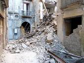 Crollo di un edificio nel centro storico bruzio